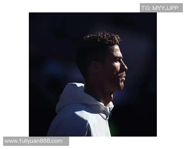 复古球星头像足球艺术设计展现经典传奇球员风采 复古球星头像足球艺术设计展现经典传奇球员风采